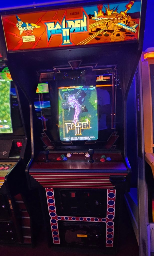 Raiden II vertical shooter cabinet