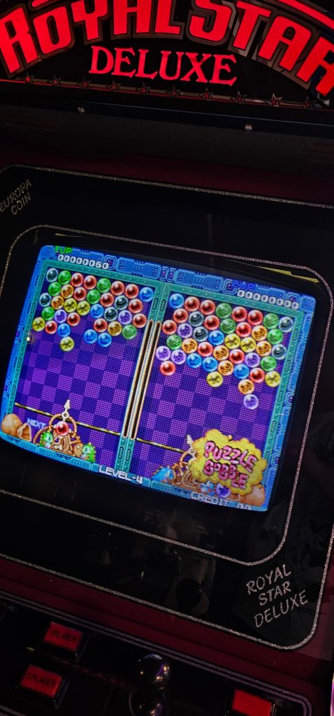 Puzzle Bobble running on a Royal Star Deluxe cabinet